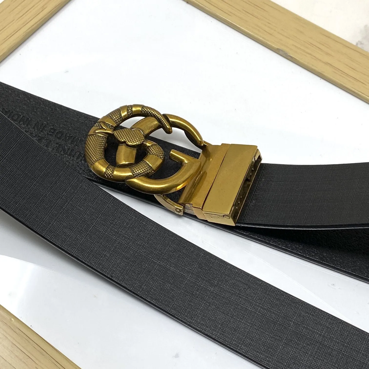 Classy Round Snake Design Leather Strap Belt-JoansParamount