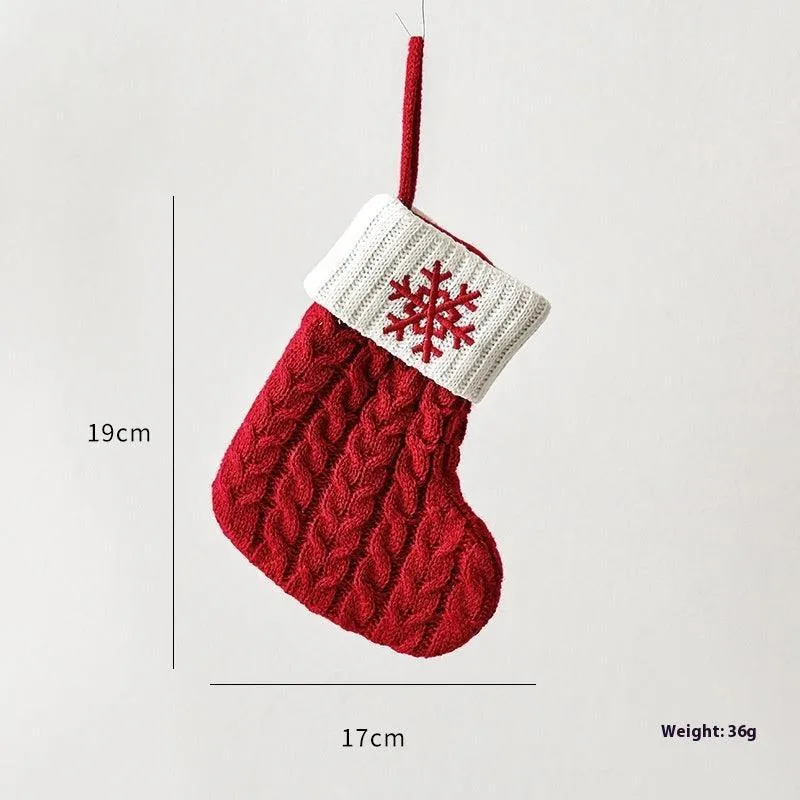 Knitted Christmas Stockings – Festive Decorations for Your Holiday Scene Layout