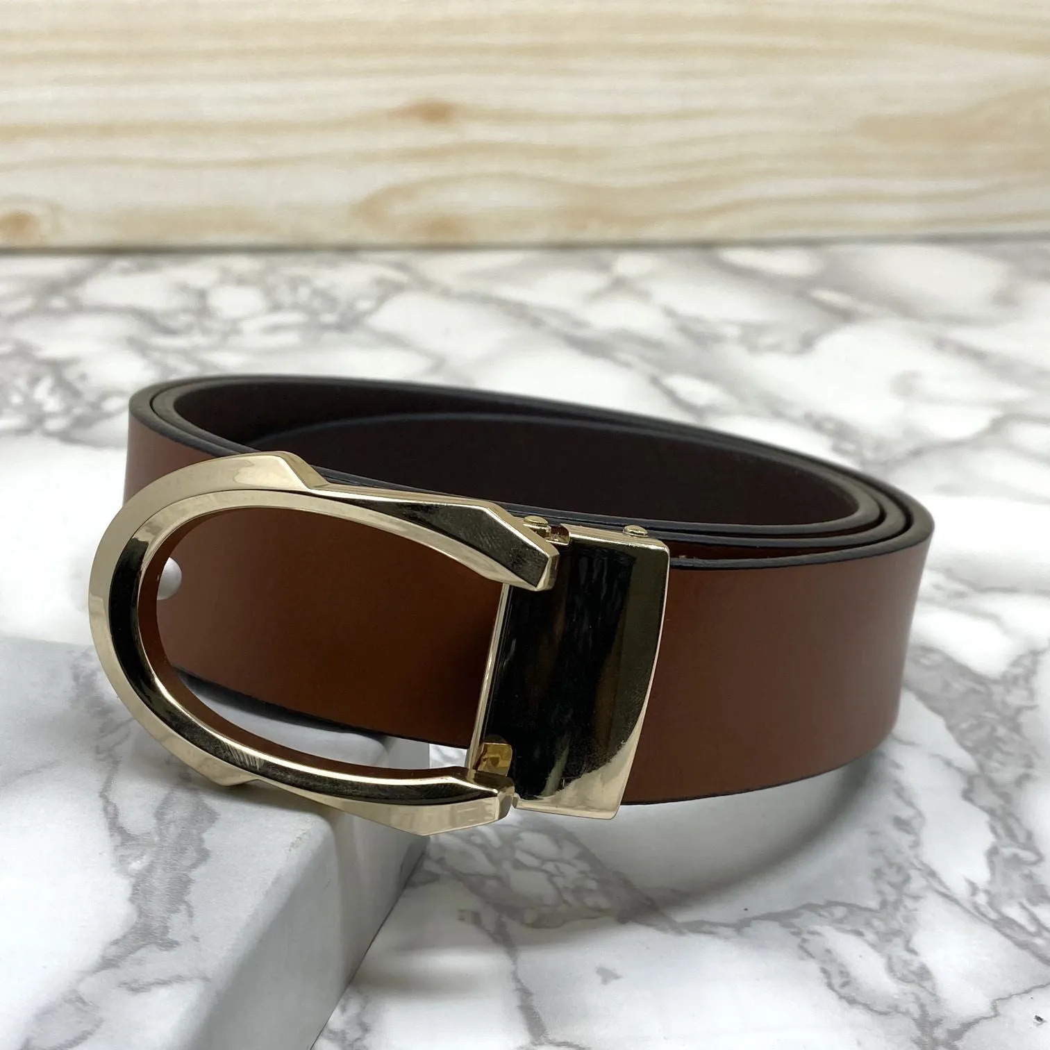 Signature C Logo Leather Belt For Unisex-JonasParamount