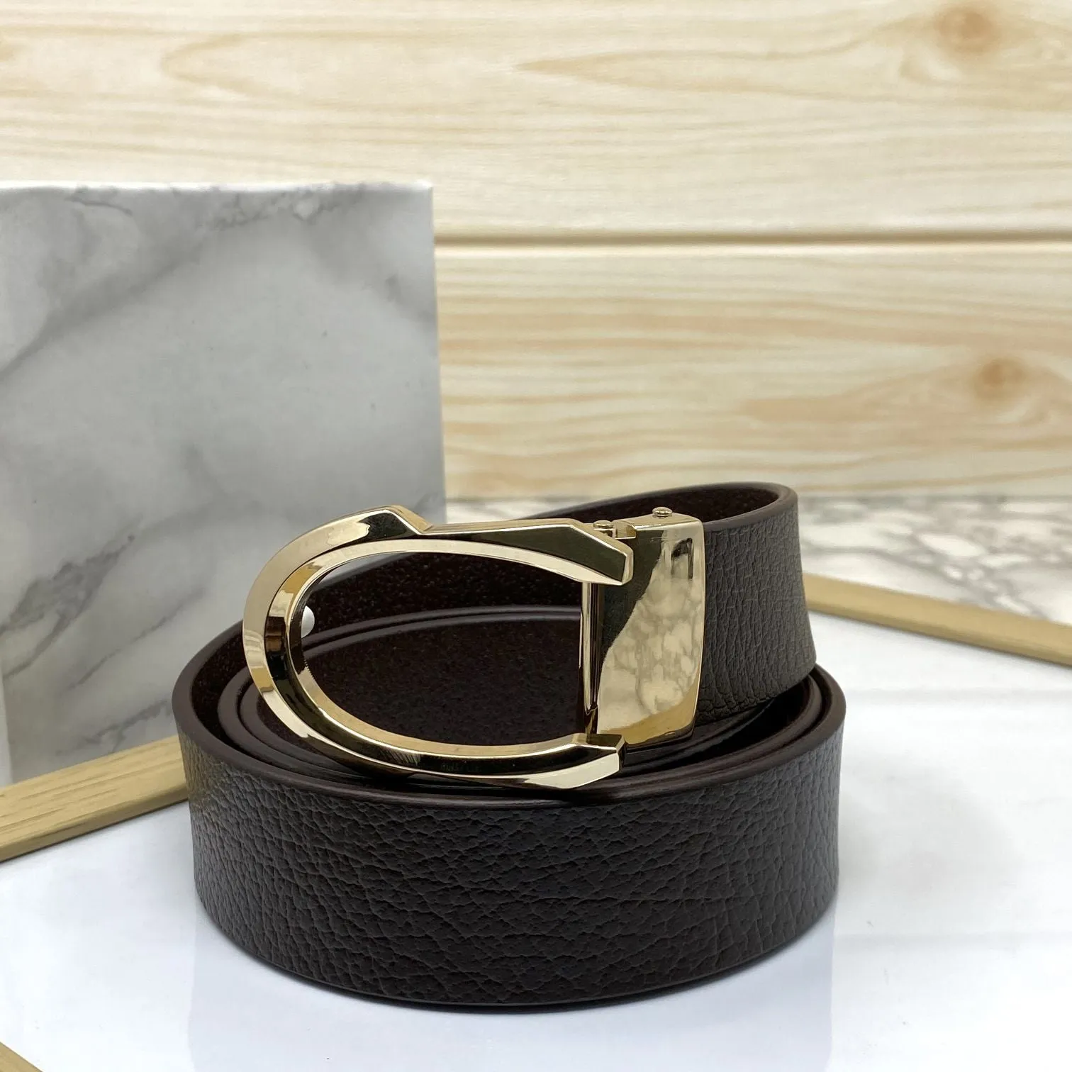 Signature C Logo Leather Belt For Unisex-JonasParamount