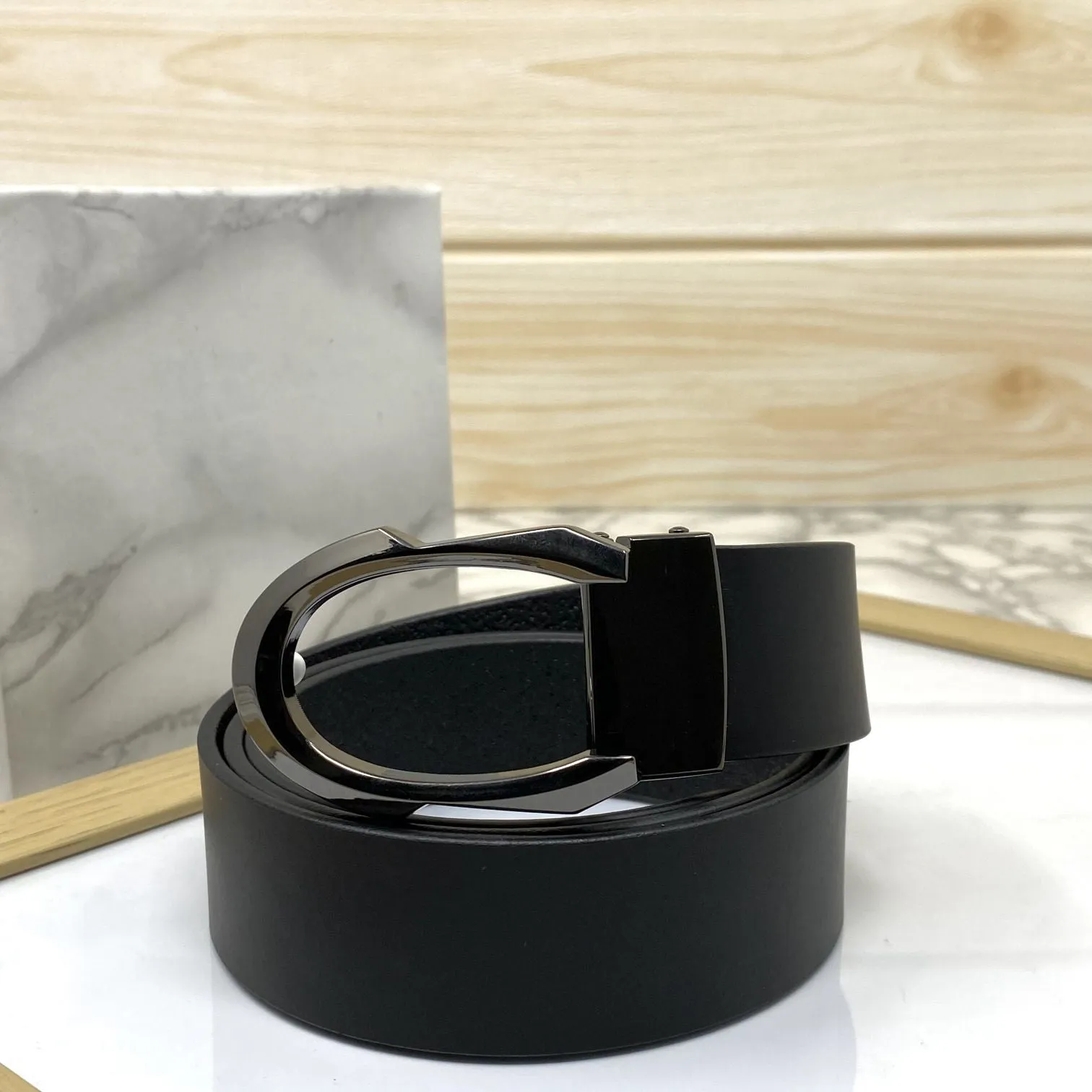 Signature C Logo Leather Belt For Unisex-JonasParamount