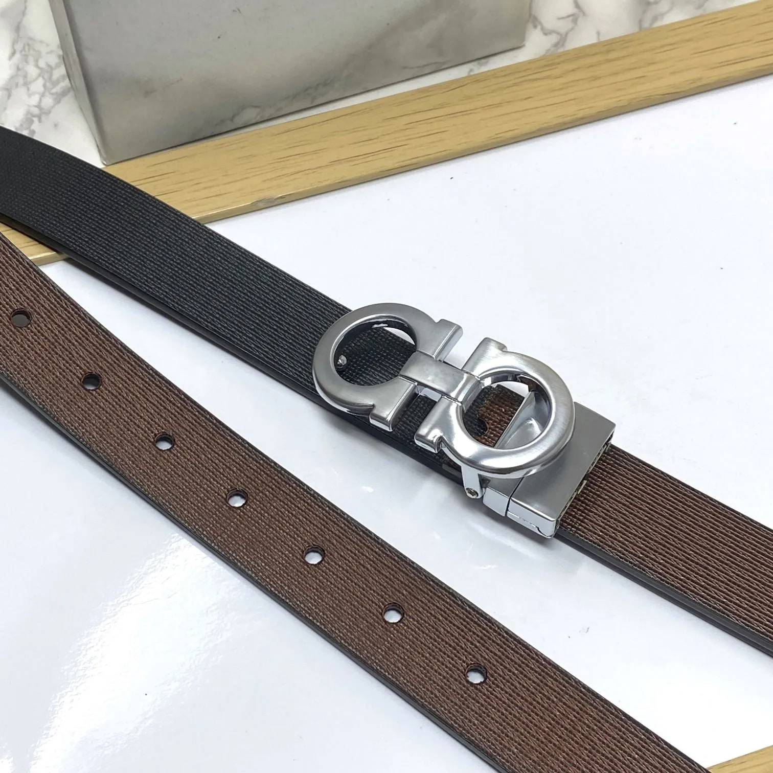 Trendy Small Design Reversible Strap Belt For Men-JonasParamount